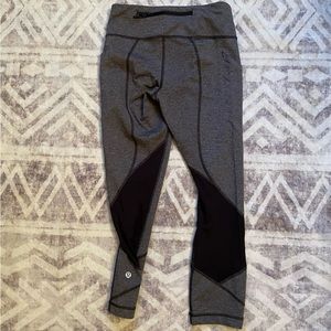 Lululemon cropped leggings, grey, worn only a few times, excellent condition